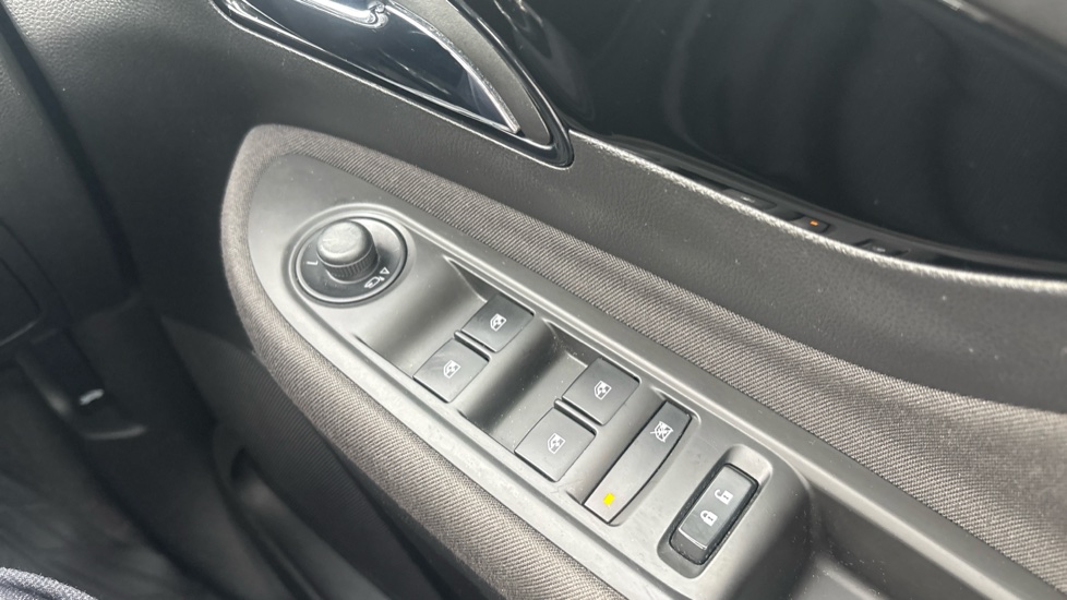 Vauxhall Mokka X 1.6i Active 5dr Petrol Hatchback - Image 24