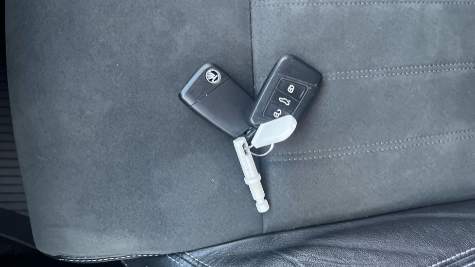 Skoda Karoq 1.5 TSI SE L 5dr Petrol Estate - Image 20
