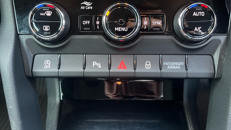 Skoda Karoq 1.5 TSI SE L 5dr Petrol Estate - Image 31