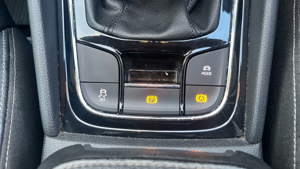 Skoda Karoq 1.5 TSI SE L 5dr Petrol Estate - Image 33