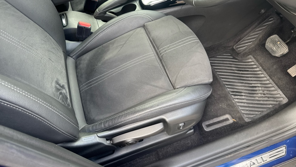 Vauxhall Crossland 1.2 Turbo [130] Ultimate 5dr Auto Petrol Hatchback - Image 29