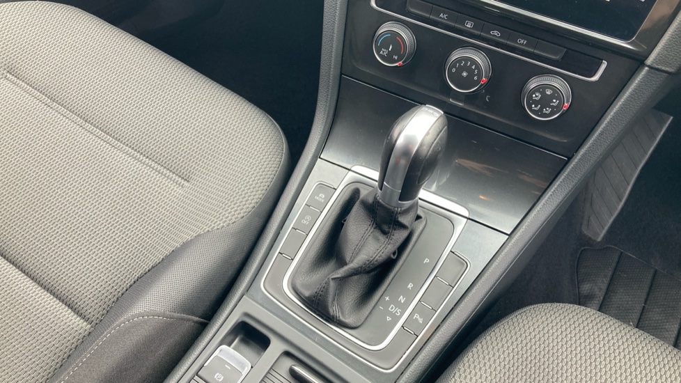 Volkswagen Golf 1.4 TSI SE [Nav] 5dr DSG Petrol Hatchback - Image 13