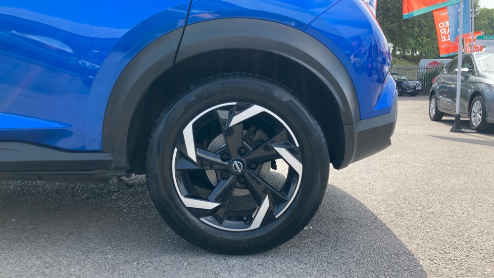 Nissan Juke 1.0 DiG-T 114 N-Connecta 5dr Petrol Hatchback - Image 7