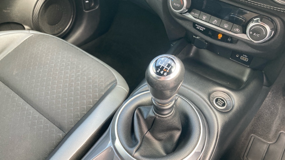 Nissan Juke 1.0 DiG-T 114 N-Connecta 5dr Petrol Hatchback - Image 13