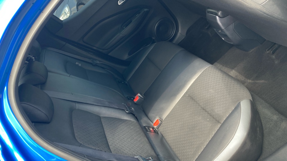 Nissan Juke 1.0 DiG-T 114 N-Connecta 5dr Petrol Hatchback - Image 16