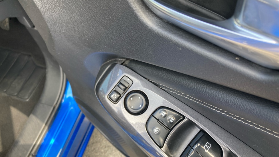 Nissan Juke 1.0 DiG-T 114 N-Connecta 5dr Petrol Hatchback - Image 22
