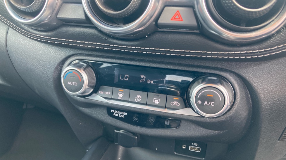 Nissan Juke 1.0 DiG-T 114 N-Connecta 5dr Petrol Hatchback - Image 26