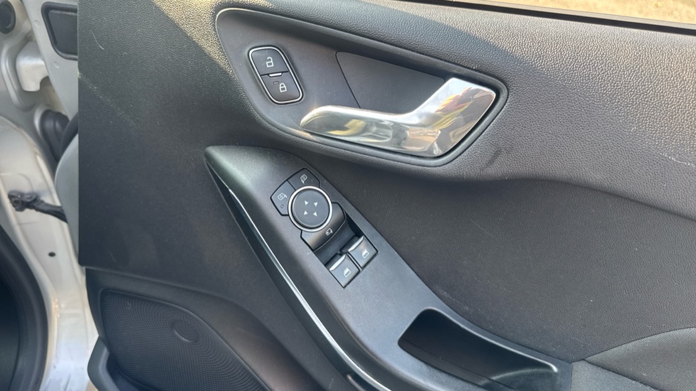 Ford Fiesta 1.0 EcoBoost Titanium 5dr Petrol Hatchback - Image 24