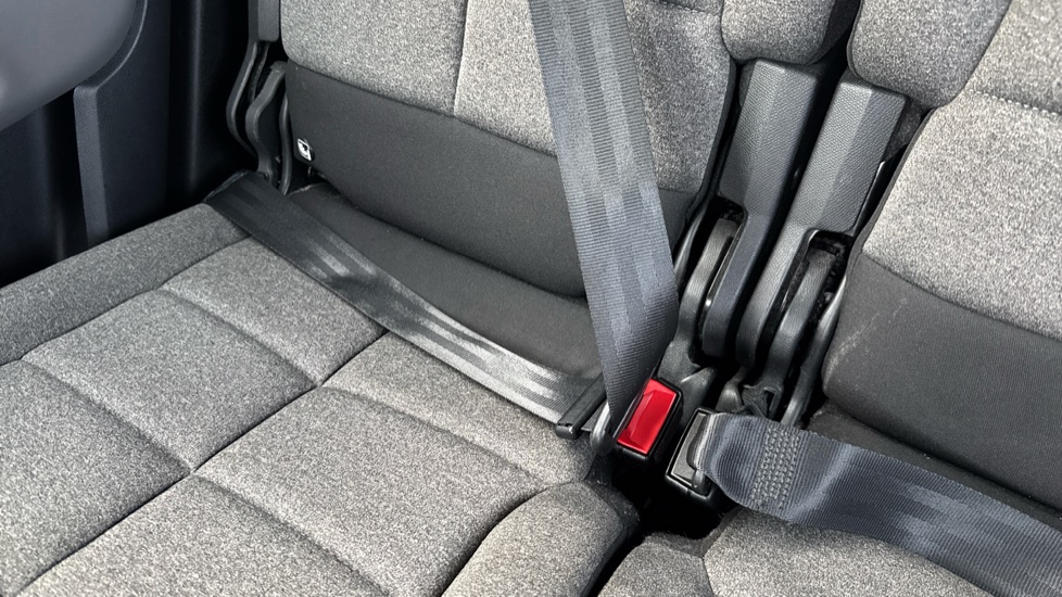 Citroen C5 Aircross 1.2 PureTech 130 Shine 5dr Petrol Hatchback - Image 17