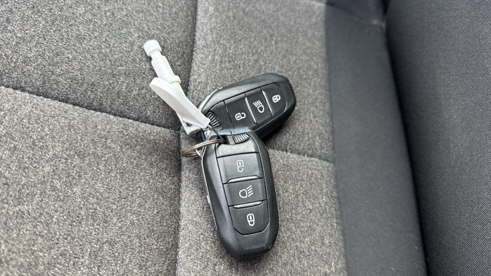 Citroen C5 Aircross 1.2 PureTech 130 Shine 5dr Petrol Hatchback - Image 20