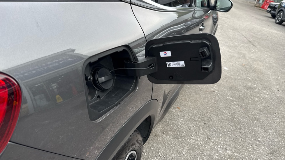 Citroen C5 Aircross 1.2 PureTech 130 Shine 5dr Petrol Hatchback - Image 34