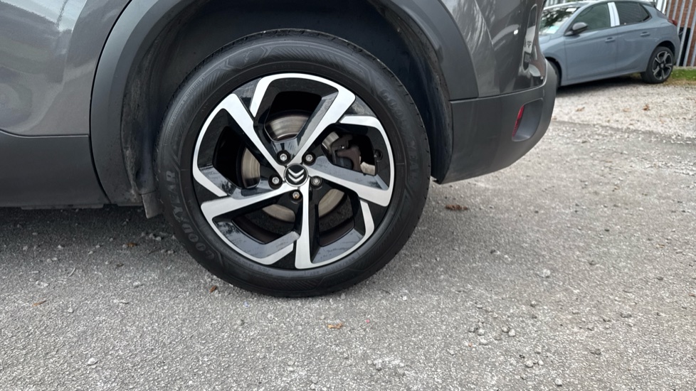 Citroen C5 Aircross 1.2 PureTech 130 Shine 5dr Petrol Hatchback - Image 38