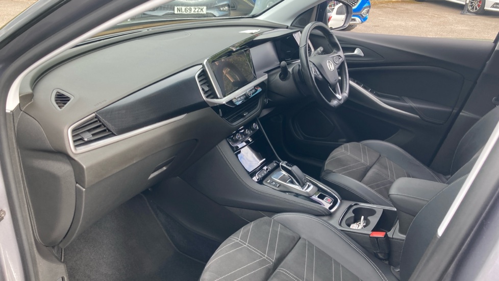 Vauxhall Grandland 1.2 Turbo Ultimate 5dr Auto Petrol Hatchback - Image 9