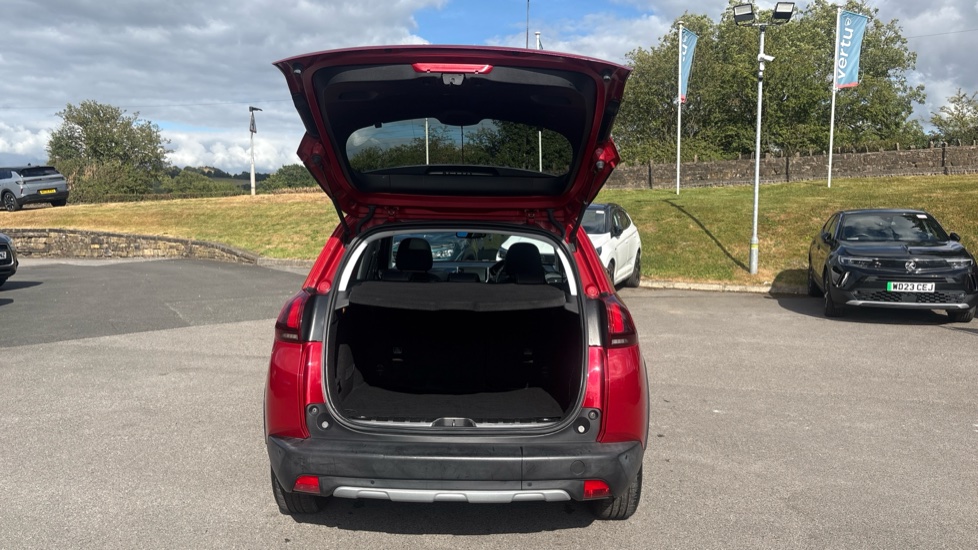 Peugeot 2008 1.2 PureTech Allure Premium 5dr Petrol Estate - Image 4