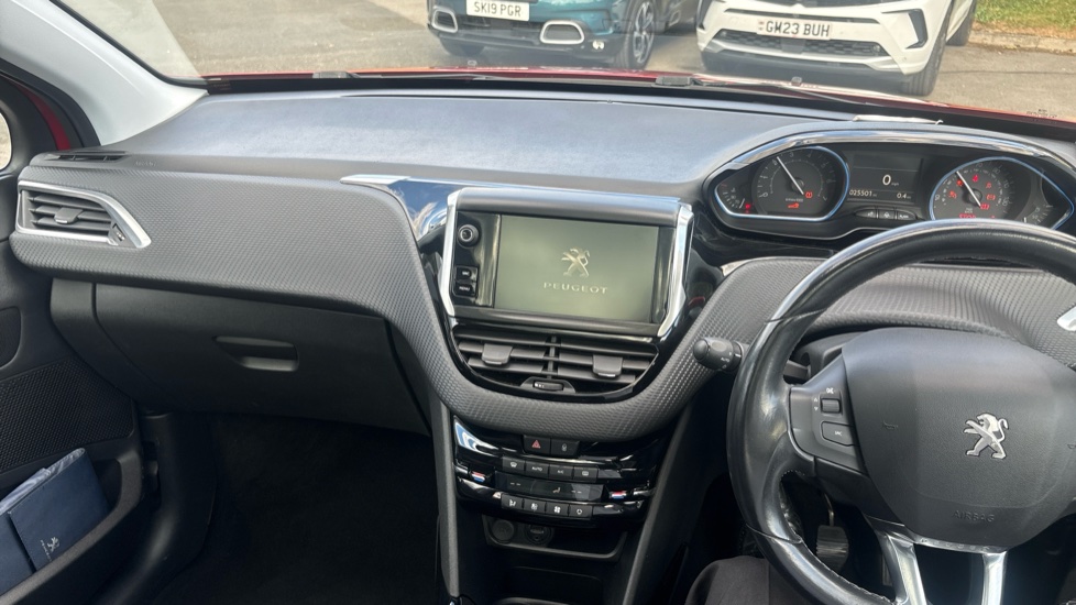 Peugeot 2008 1.2 PureTech Allure Premium 5dr Petrol Estate - Image 10