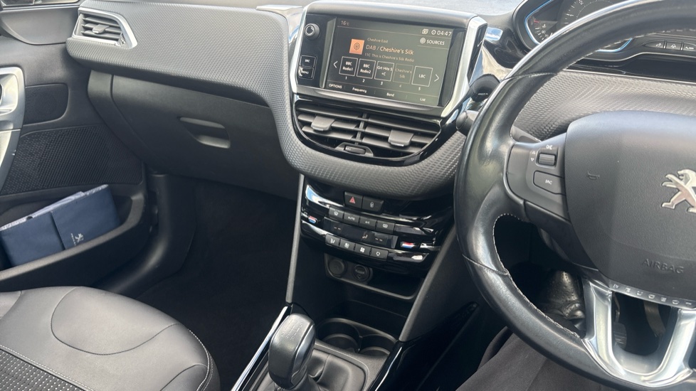 Peugeot 2008 1.2 PureTech Allure Premium 5dr Petrol Estate - Image 14