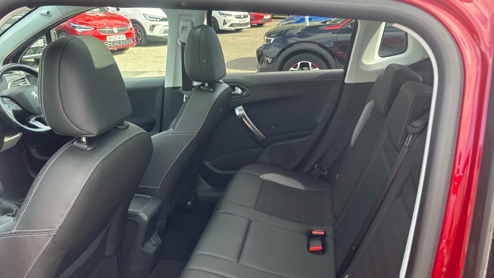 Peugeot 2008 1.2 PureTech Allure Premium 5dr Petrol Estate - Image 16