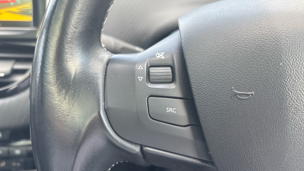 Peugeot 2008 1.2 PureTech Allure Premium 5dr Petrol Estate - Image 28