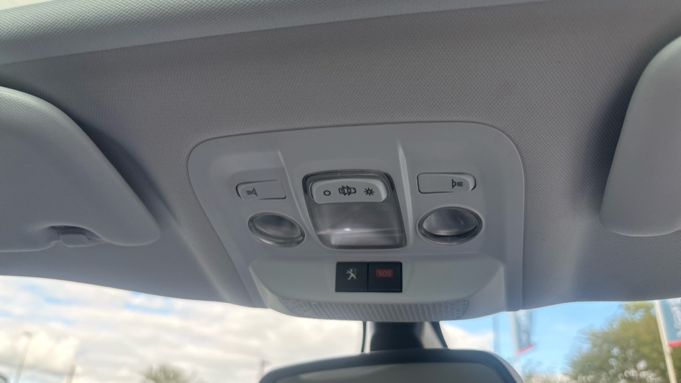 Peugeot 2008 1.2 PureTech Allure Premium 5dr Petrol Estate - Image 31