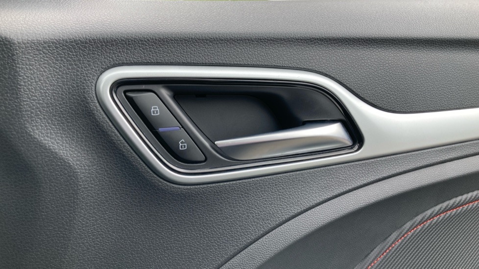 MG ZS 1.0T GDi Exclusive 5dr Petrol Hatchback - Image 25