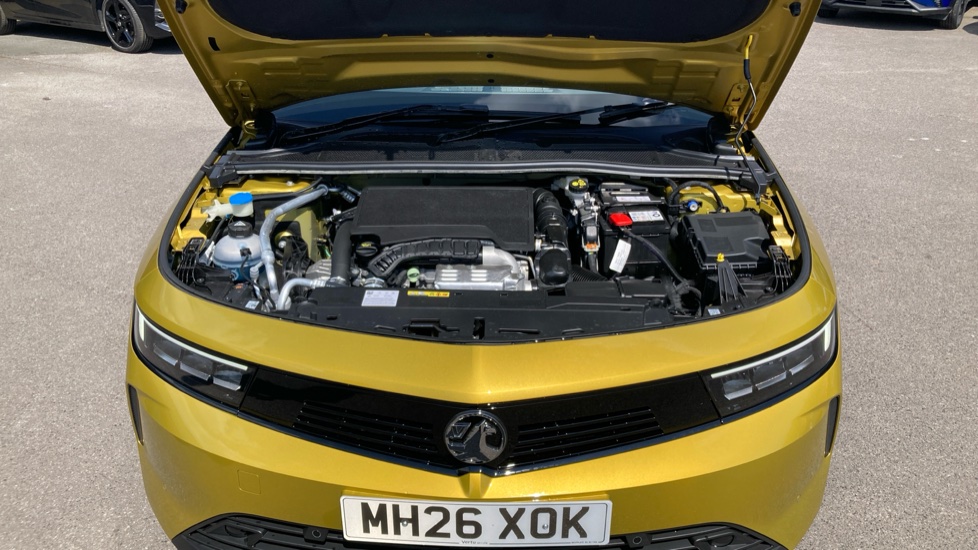 Vauxhall Astra 1.2 Turbo 130 Griffin 5dr Petrol Hatchback - Image 8
