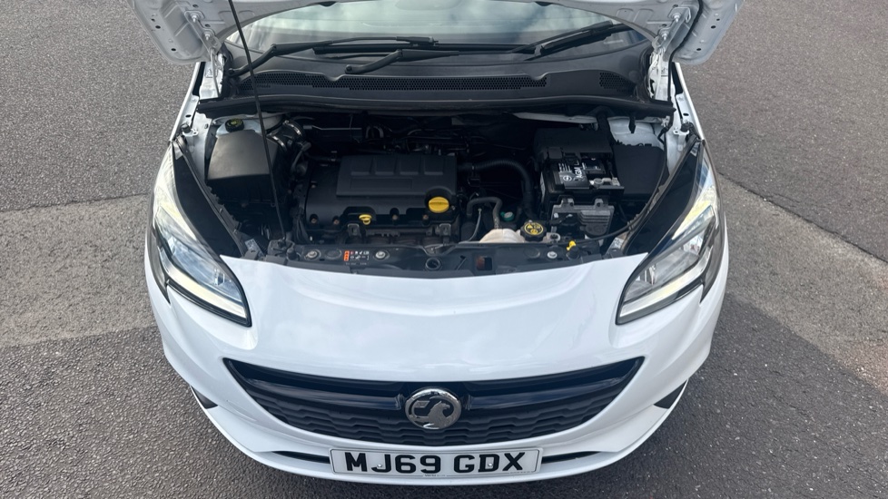 Vauxhall Corsa 1.4 [75] Griffin 5dr Petrol Hatchback - Image 8