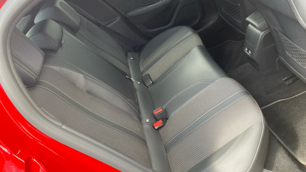 Peugeot 208 1.2 PureTech 100 GT 5dr Petrol Hatchback - Image 16