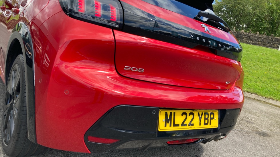 Peugeot 208 1.2 PureTech 100 GT 5dr Petrol Hatchback - Image 30
