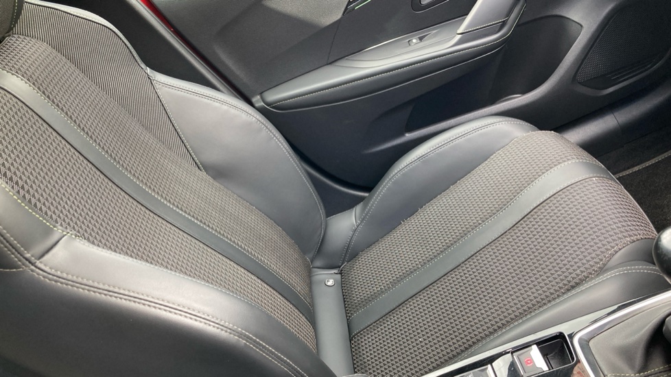Peugeot 208 1.2 PureTech 100 GT 5dr Petrol Hatchback - Image 32