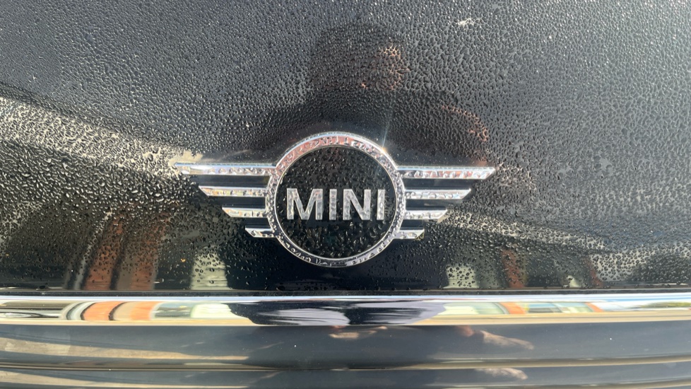 MINI Hatchback 1.5 Cooper Classic II 3dr Petrol Hatchback - Image 37