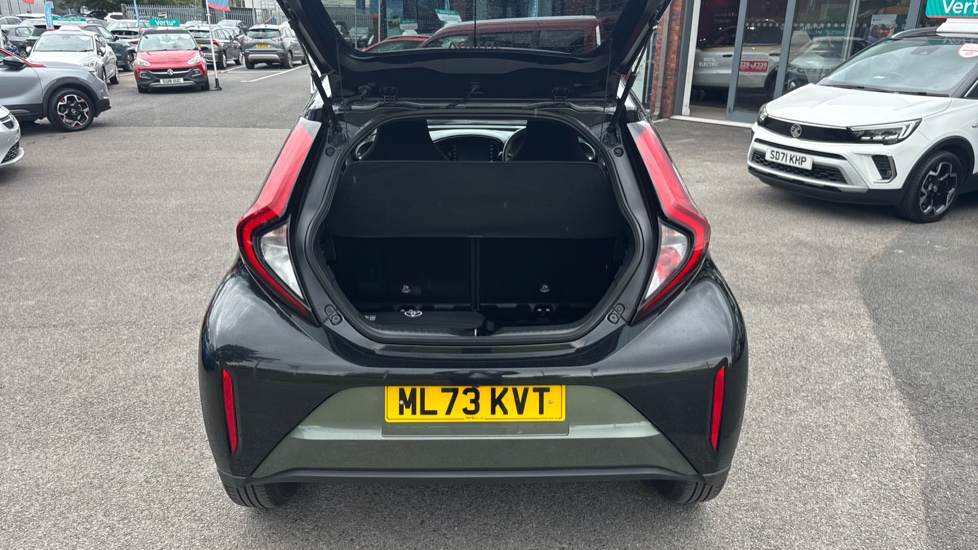 Toyota Aygo X 1.0 VVT-i Edge 5dr Petrol Hatchback - Image 4