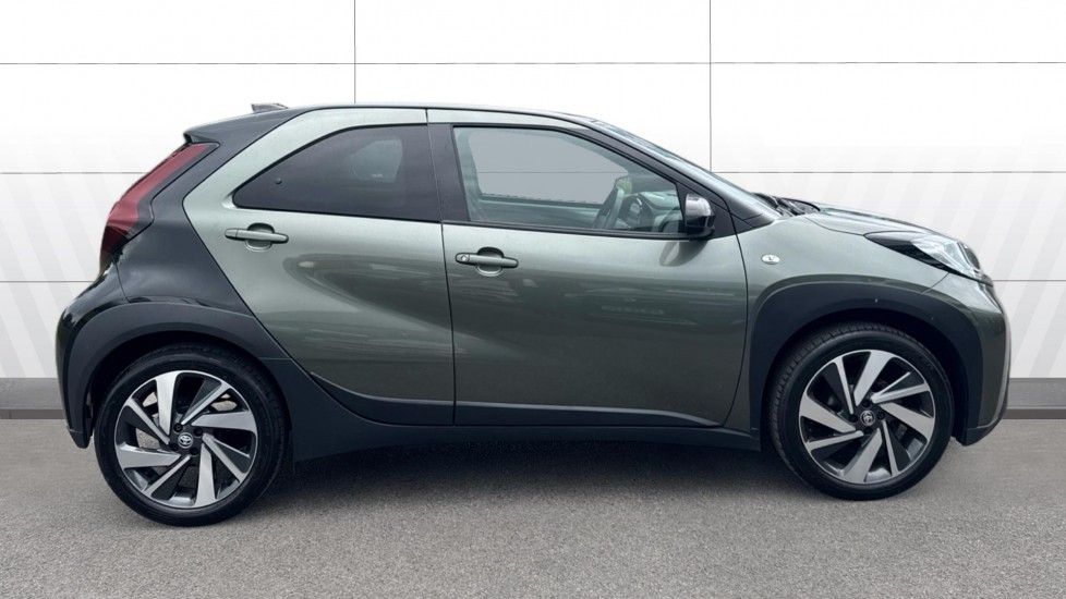 Toyota Aygo X 1.0 VVT-i Edge 5dr Petrol Hatchback - Image 5