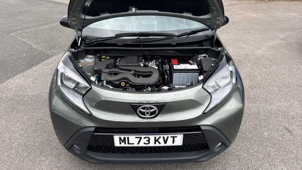 Toyota Aygo X 1.0 VVT-i Edge 5dr Petrol Hatchback - Image 8