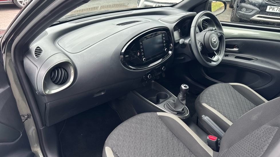 Toyota Aygo X 1.0 VVT-i Edge 5dr Petrol Hatchback - Image 9
