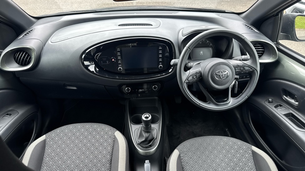 Toyota Aygo X 1.0 VVT-i Edge 5dr Petrol Hatchback - Image 10