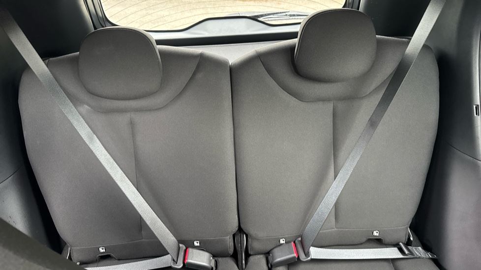 Toyota Aygo X 1.0 VVT-i Edge 5dr Petrol Hatchback - Image 15