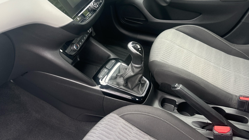 Vauxhall Corsa 1.2 SE 5dr Petrol Hatchback - Image 13