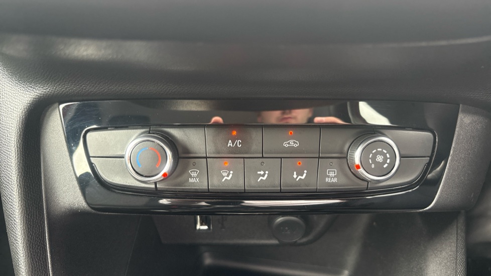 Vauxhall Corsa 1.2 SE 5dr Petrol Hatchback - Image 25