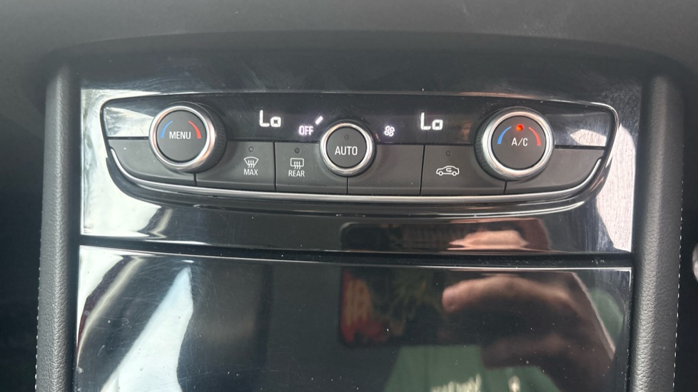 Vauxhall Grandland X 1.2 Turbo Business Edition Nav 5dr Petrol Hatchback - Image 25