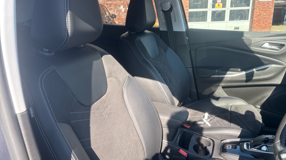 Vauxhall Grandland 1.2 Turbo Ultimate 5dr Auto Petrol Hatchback - Image 39