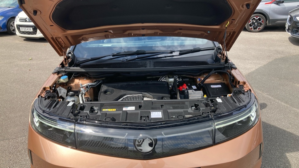 Vauxhall Grandland 1.2 Hybrid [136] GS 5dr e-DCT6 Petrol Hatchback - Image 8