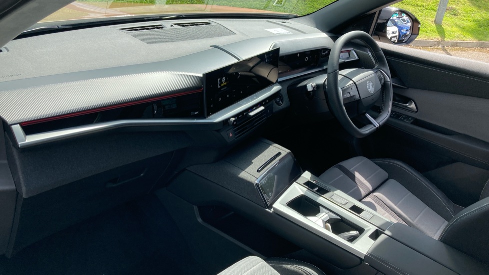 Vauxhall Grandland 1.2 Hybrid [136] GS 5dr e-DCT6 Petrol Hatchback - Image 9