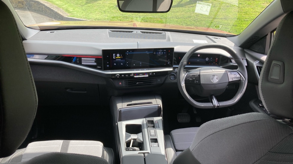 Vauxhall Grandland 1.2 Hybrid [136] GS 5dr e-DCT6 Petrol Hatchback - Image 10