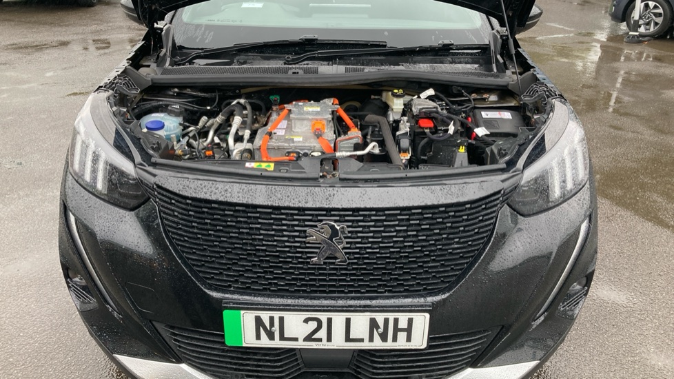 Peugeot 2008 100kW GT 50kWh 5dr Auto Electric Estate - Image 8