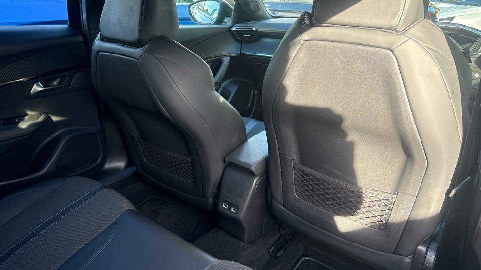Peugeot 2008 100kW GT 50kWh 5dr Auto Electric Estate - Image 25