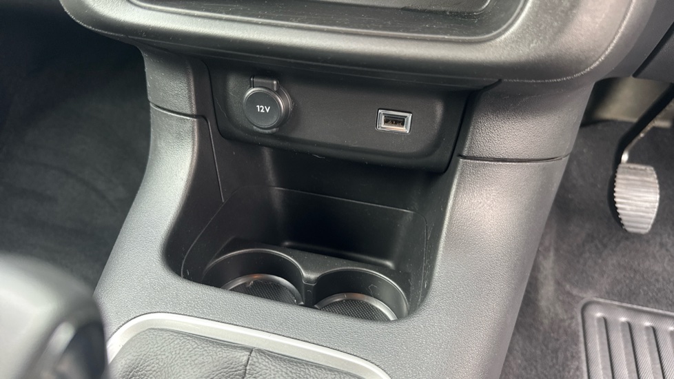 Citroen C3 1.2 PureTech C-Series Edition 5dr Petrol Hatchback - Image 22