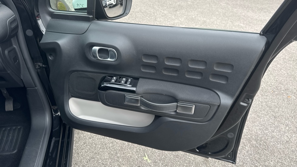 Citroen C3 1.2 PureTech C-Series Edition 5dr Petrol Hatchback - Image 23