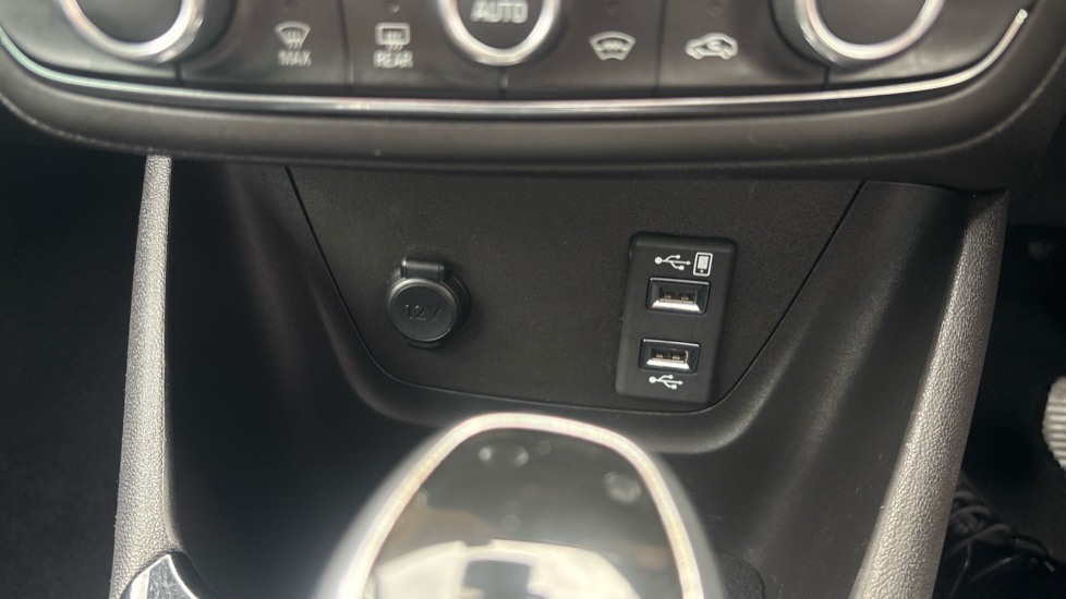 Vauxhall Crossland X 1.2T [130] Elite Nav 5dr [Start Stop] Auto Petrol Hatchback - Image 25