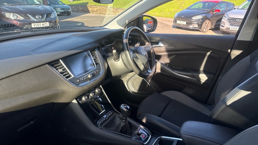 Vauxhall Grandland X 1.5 Turbo D Sport Nav 5dr Diesel Hatchback - Image 9