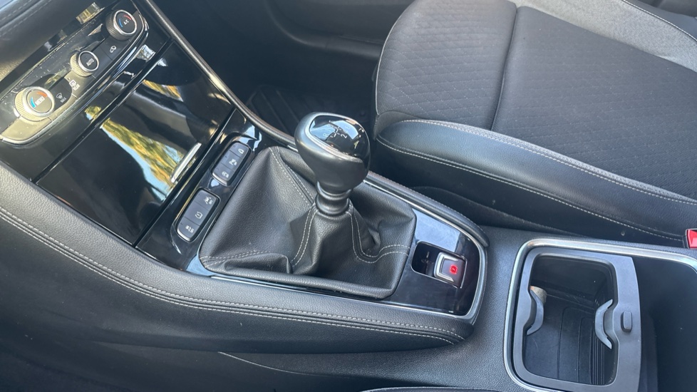 Vauxhall Grandland X 1.5 Turbo D Sport Nav 5dr Diesel Hatchback - Image 13